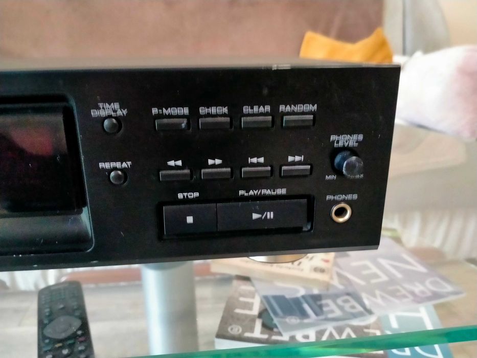 Odtwarzacz CD Kenwood DP-1020