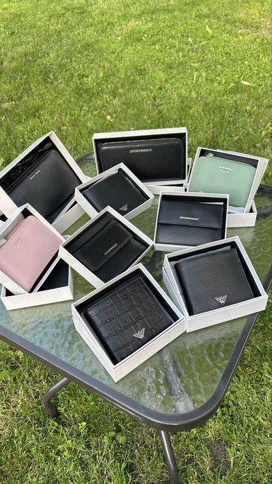 Гаманець Emporio Armani з натуральної шкіри