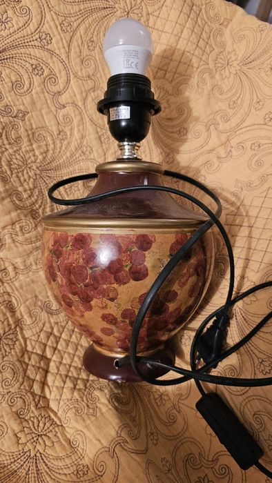 Lampa stojąca pokojowa.