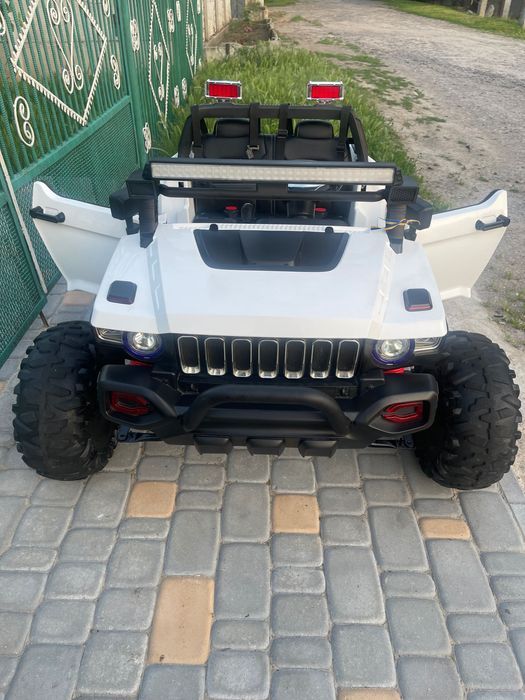 Продам дитячий  електромобіль