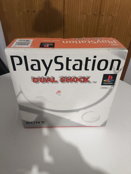 Sony PlayStation 1 (PS1) SCPH-7000 Japonesa - Completa na Caixa (CIB)