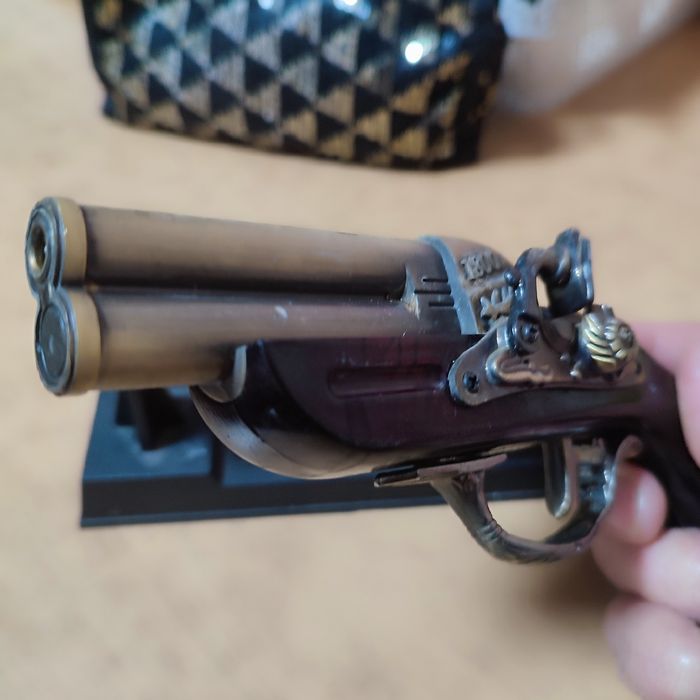 Зажигалка газовая