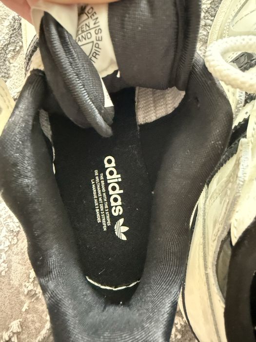 Кросівки adidas оригінал стан нових 36.5