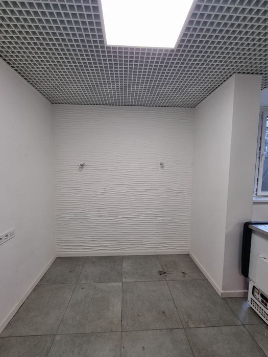 Продам комерцію з окремим входом Фасад