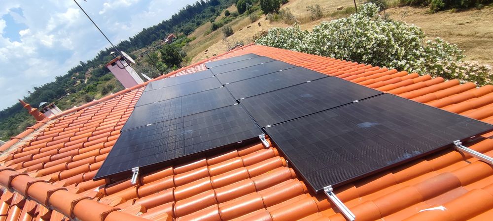 Limpeza, instalação e manutenção de painéis fotovoltaicos