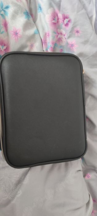 Kuferek z lusterkiem LED nowym