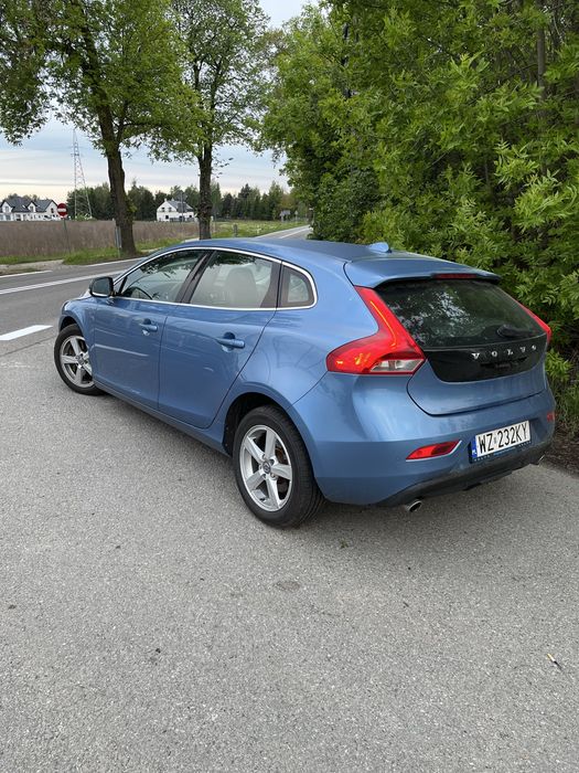 Volvo V40 D4 190 KM Full wyposażenie model 2015
