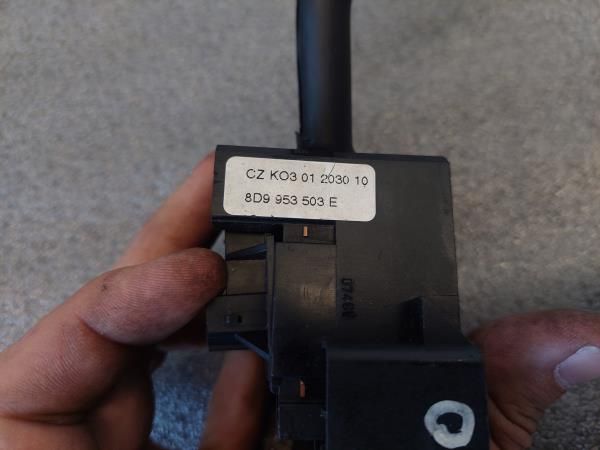 Manípulo do limpa vidros AUDI A4 Avant (8D5, B5)