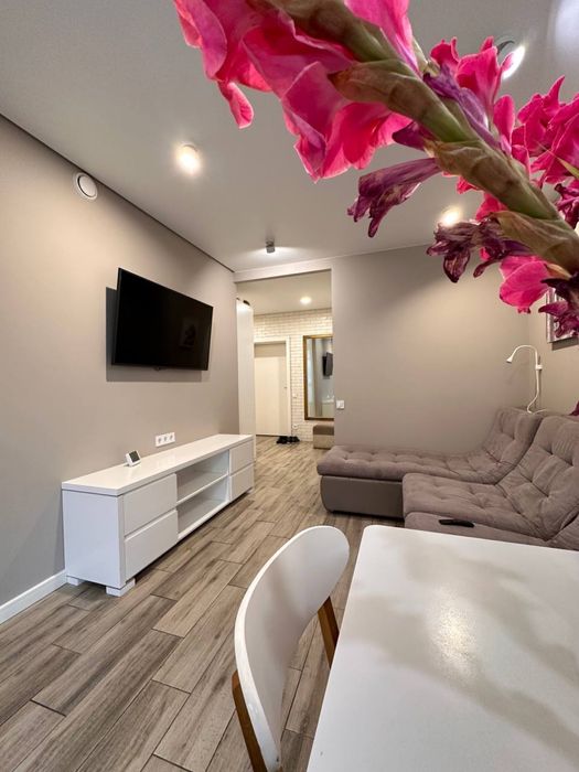 Продам 2-к кв 60м2 с ремонтом в ЖК River Park ж/м Победа