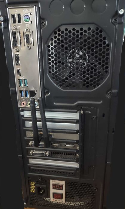 Komputer i5-8500, SSD Samsung PM981 256GB M.2 NVMe,Amd Radeon R9 200