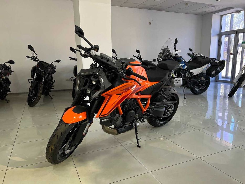 KTM 1390 Super Duke R EVO