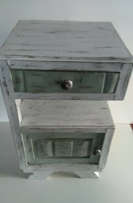 Móvel antigo recuperado