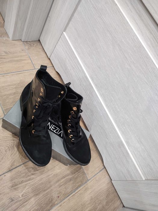 Buty damskie skórzane czarne botki kozaki 39 Kazar 25,5 jak nowe