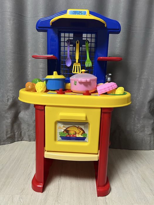 Дитяча іграшкова кухня