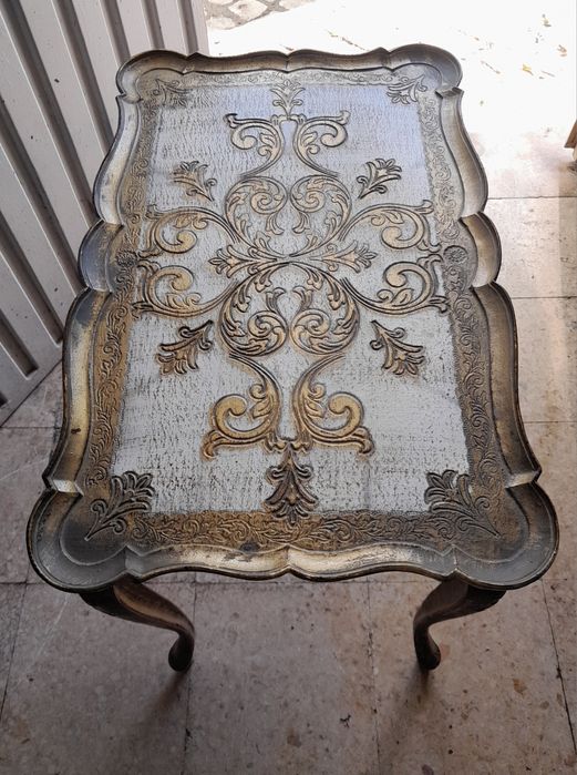 Mesinha em plástico