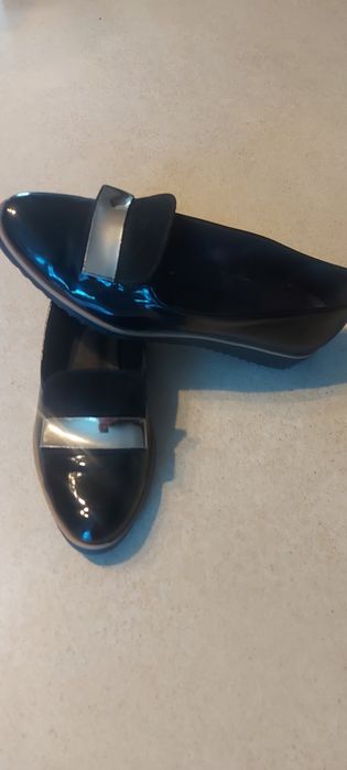 Buty lakierki 38 praktycznie nowe