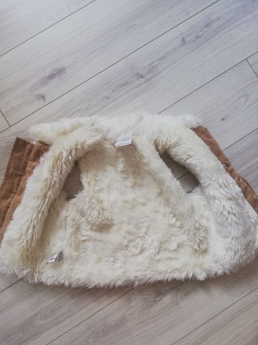 Bezrękawnik z czapką