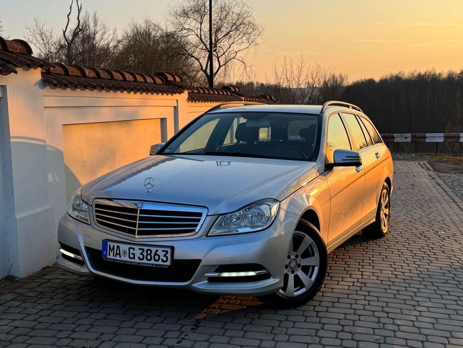 Mercedes-Benz Klasa C Klasa C 180 benzyna AUTOMAT NAVI LED bogata wersja