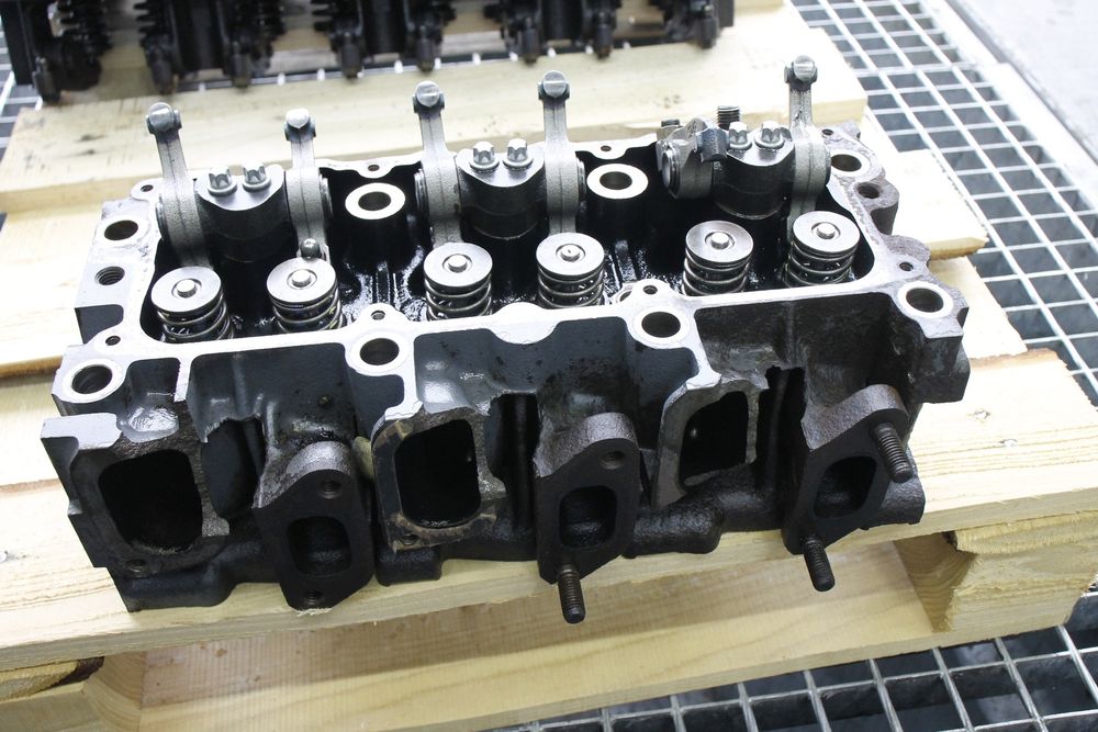 Głowica silnika Deutz D2011 L03 3 cylindry diesel 36kW 49KM oryginał