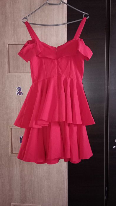 Czerwona sukienka, falbany, rozmiar S, suwak, Hiszpanka