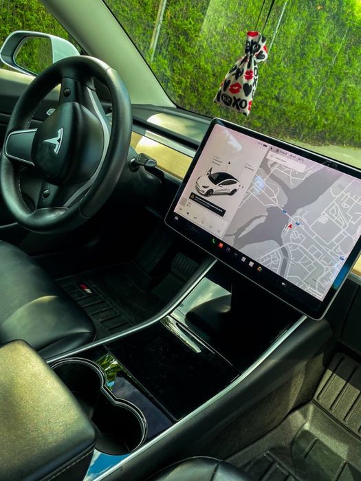 Прокат Tesla model 3 /Оренда авто Подобово без водія Прокат авто