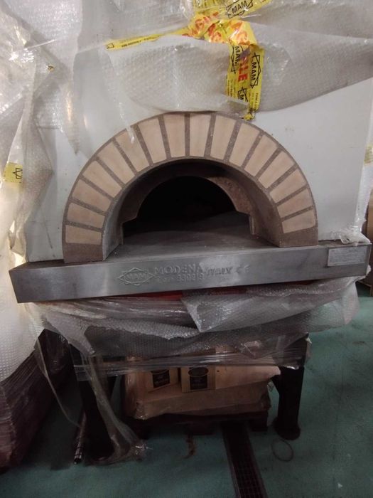 Піч для піци на дровах