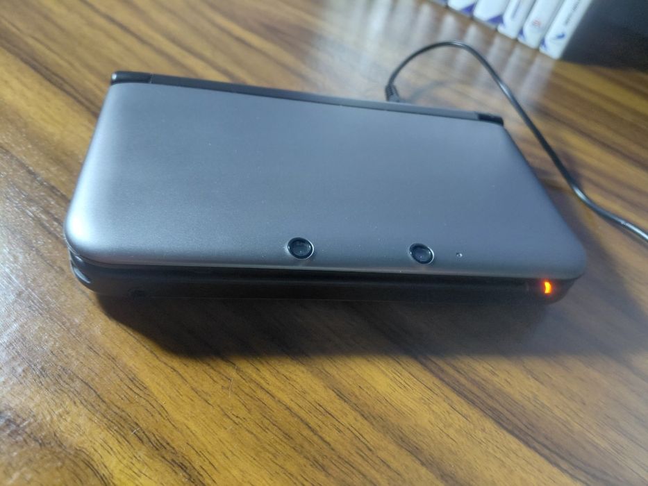 nintendo 3ds (XL)
