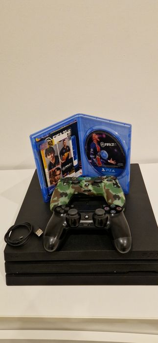 Playstation 4 pro c/2 comandos