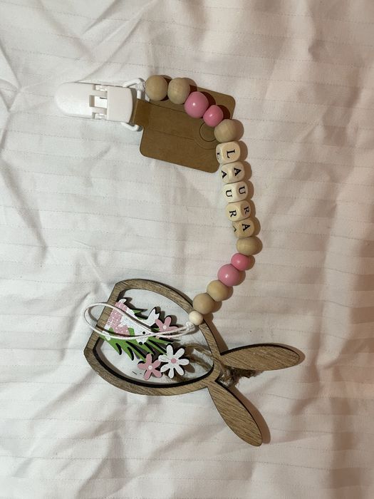 Zawieszka do smoczka imie Laura