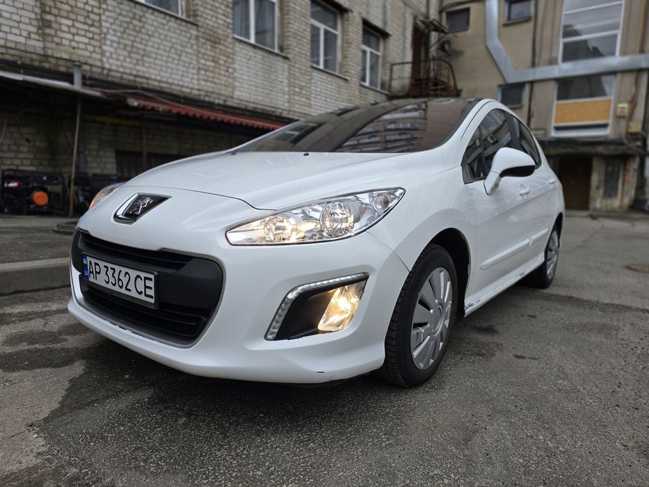 Peugeot 308 2011 г.   1.6D MT дизель