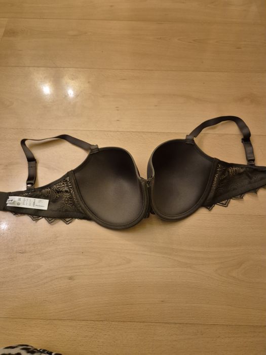 Biustonosz Passionata 75E