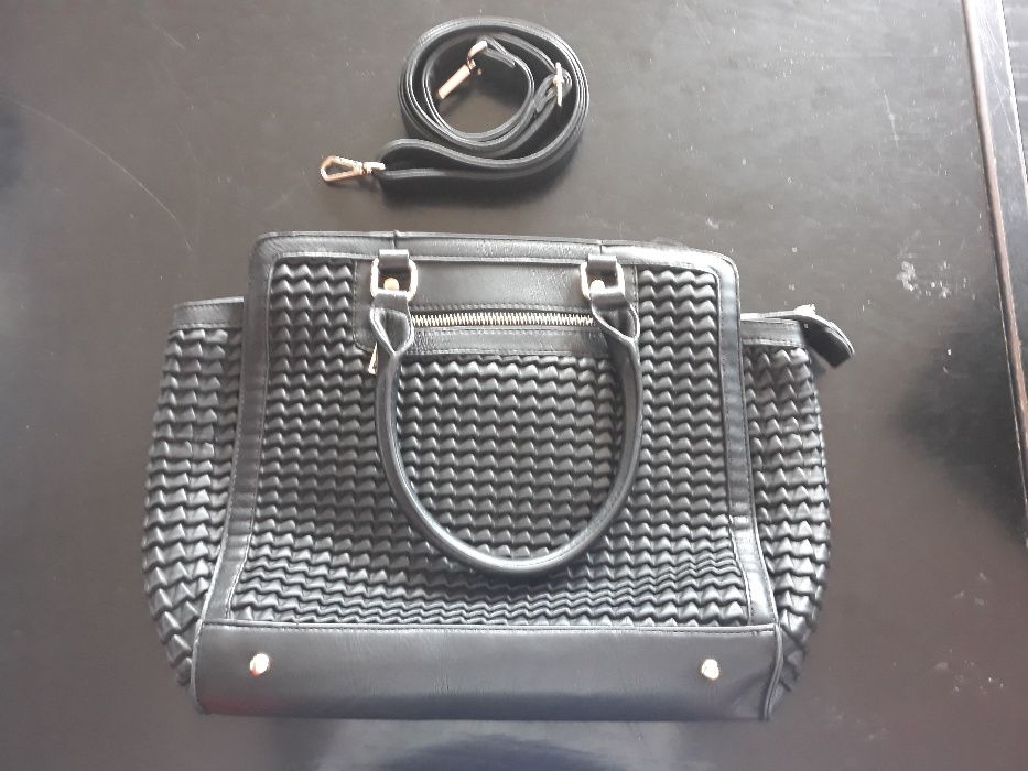 Mala preta de senhora