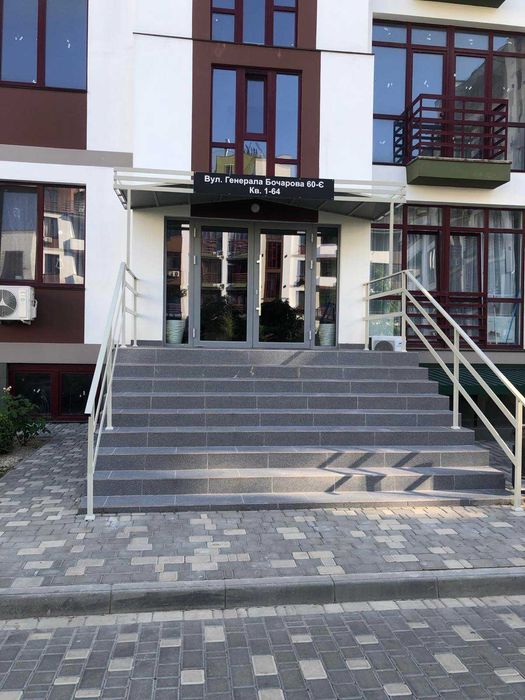 Однокімнатна квартира-студія з ремонтом