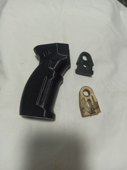 Ергономічна рукоятка до АК