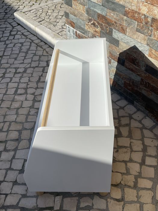 Móvel de arrumação Montessori, com prateleira + compartimentos