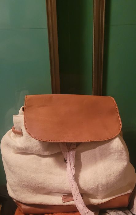 Nowy skórzany plecak firmy max mara