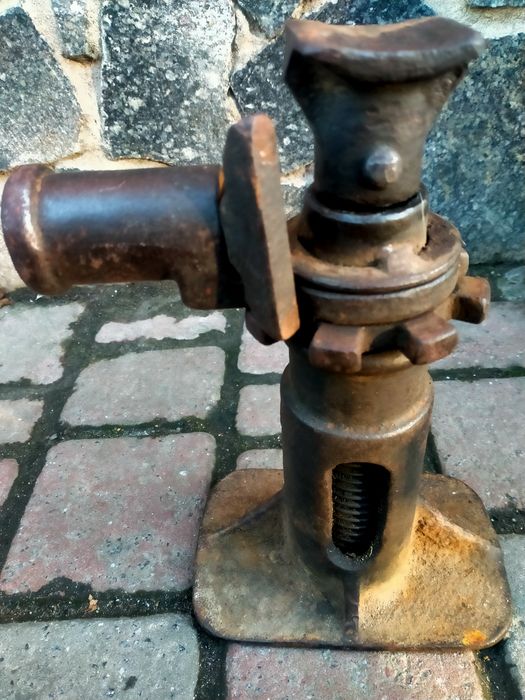 Продам уазовський домкрат