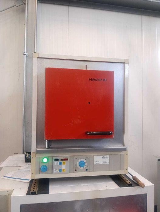 Piec hartowniczy HERAEUS M110 2.9 KW 220V