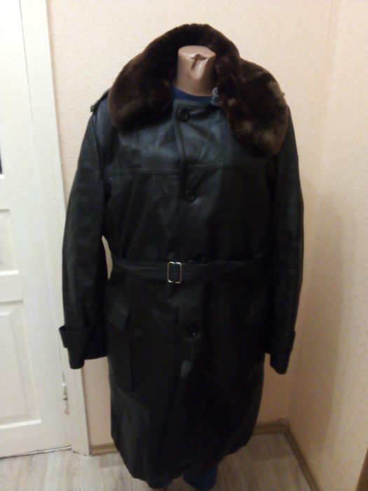 Мужское зимнее кожаное пальто р. 52