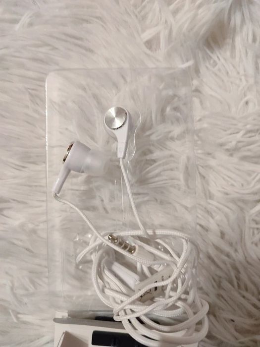 Komplet na prezent 1+1 gratis słuchawki + mysz bezprzewodowa