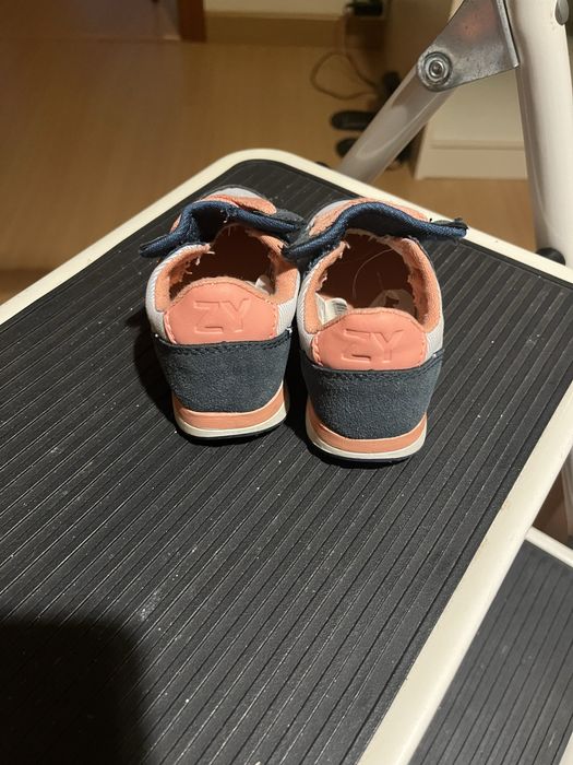 Tenis com velcro bebé zippy tam 22