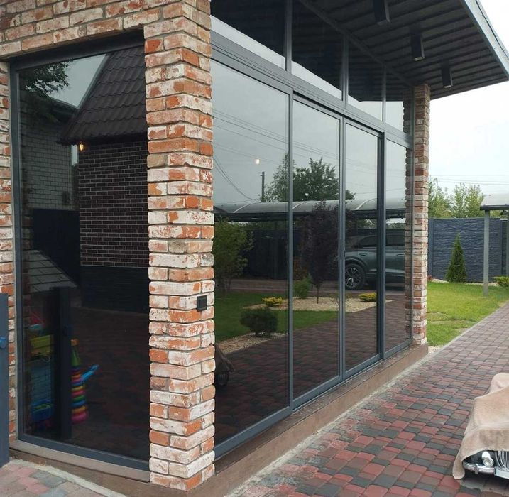 Дзеркальна, сонцезахисна та броне плівка на металопластикові вікна