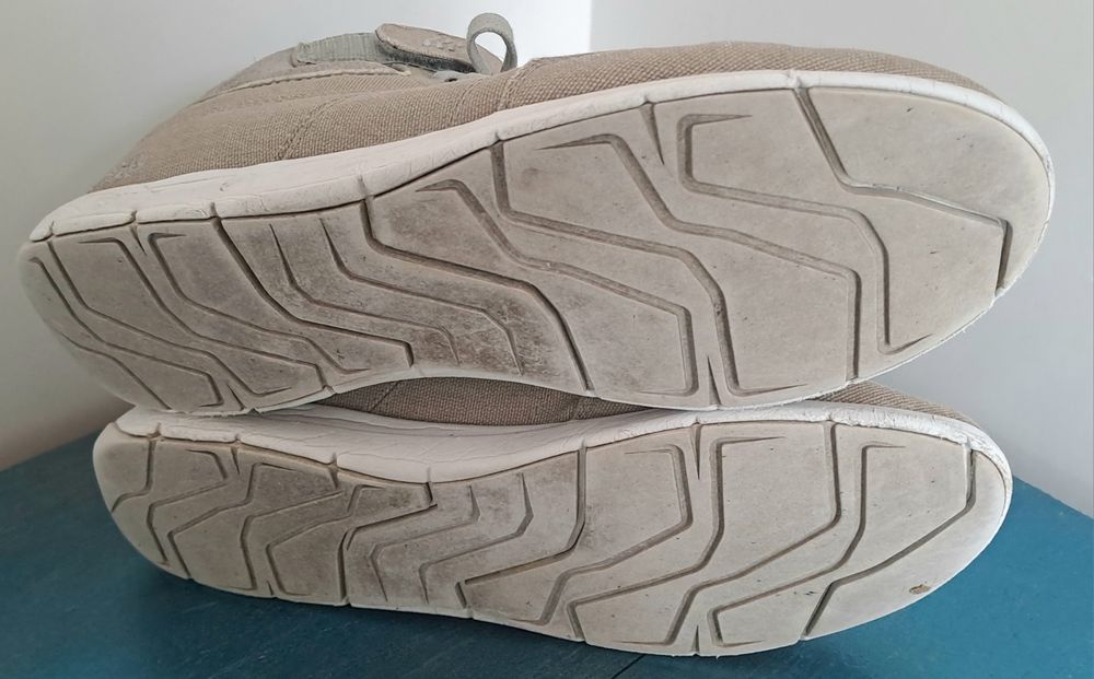 Sapatilhas, modelo Boxfresh Swich Blok
Tam 43