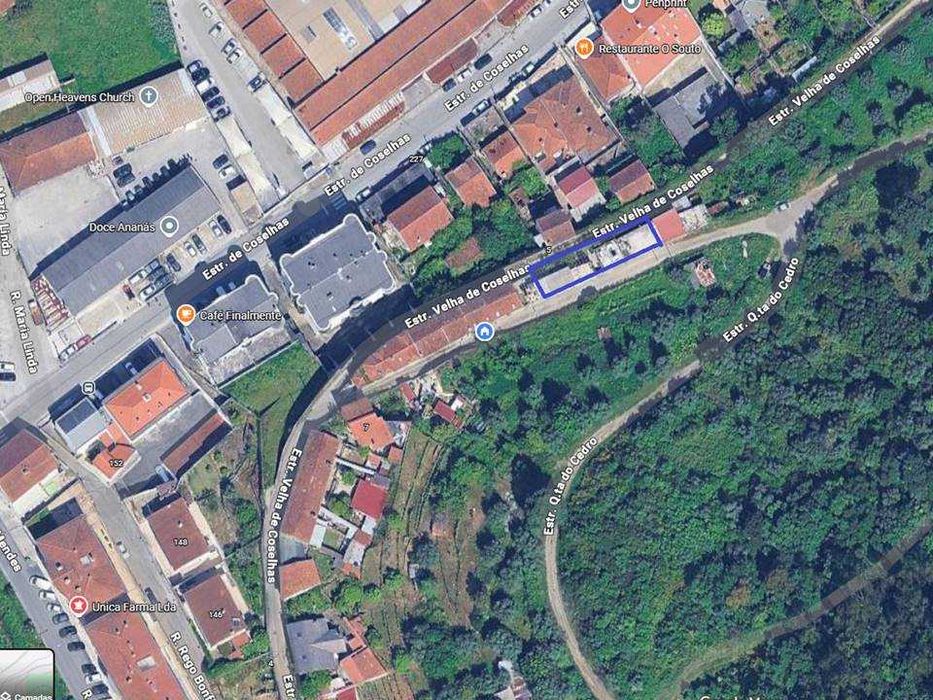 Terreno urbano na colina