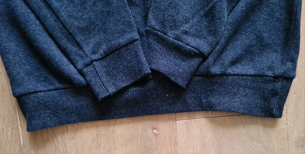 Super sweterek Armani R. L