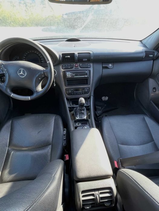 Mercedes-Benz C270 de 2005 para peças