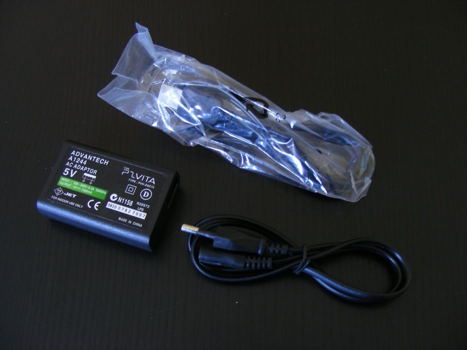 PSVITA - Carregador de Parede - PlayStation Vita - NOVO