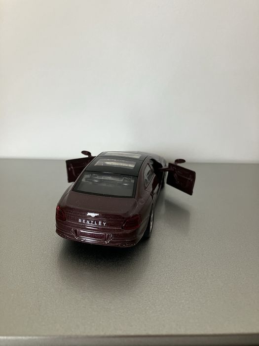 Bentley Flying Spur Hybrid