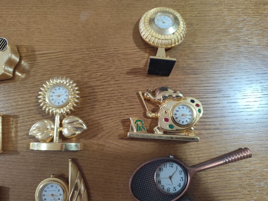 Vendo coleção de mini relogios