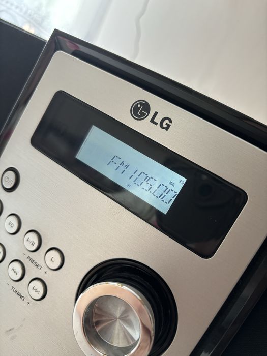 LG Micro Hi-Fi System XA16 + pilot – CD / USB / Radio FM / AUX